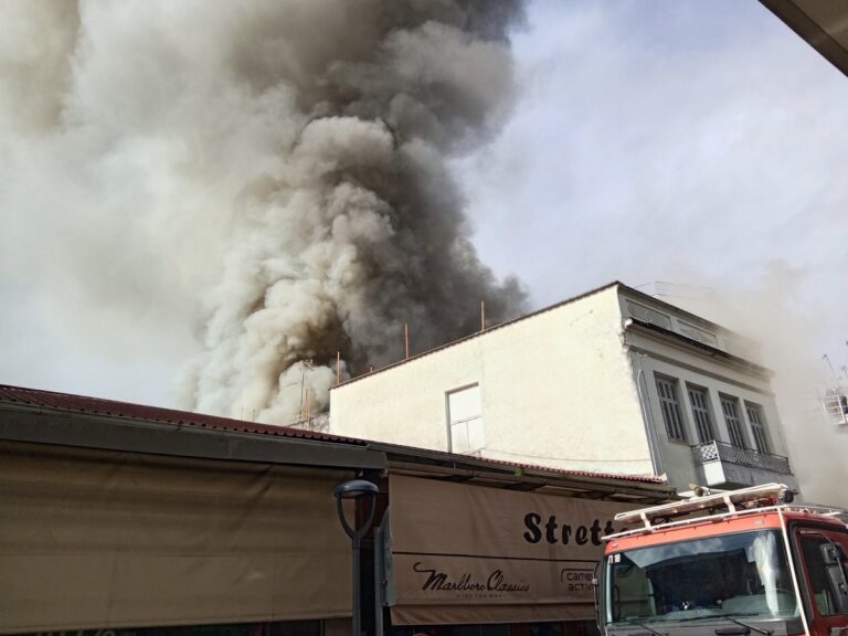 Πυρκαγιά σε αποθηκευτικό χώρο επί της οδού Κύπρου στο Αγρίνιο Πυρκαγιά σε αποθηκευτικό χώρο επί της οδού Κύπρου στο Αγρίνιο