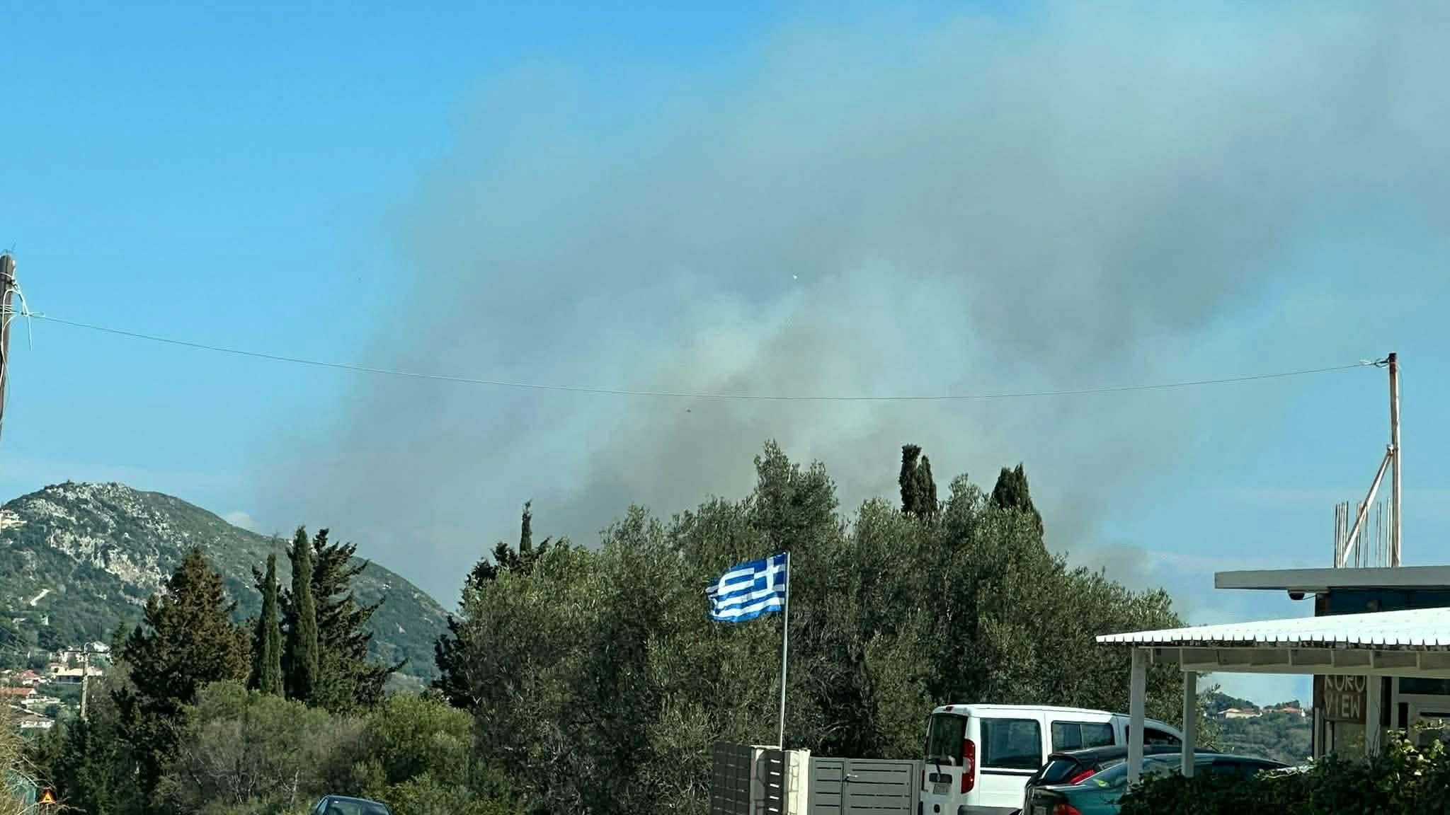 Πυρκαγιά σε δασική έκταση στην περιοχή Μαυράτα Κεφαλονιάς