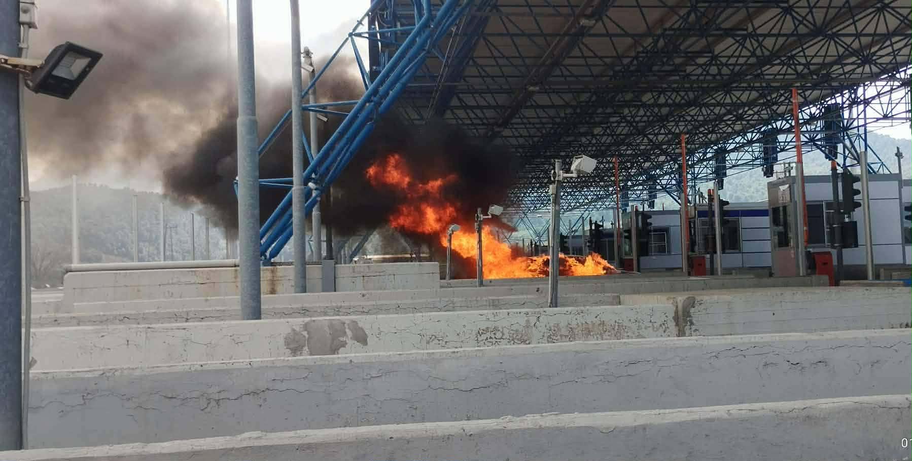 Πυρκαγιά σε Ι.Χ όχημα στο 135,8ο χιλιόμετρο της Ε.Ο Αθηνών – Θεσσαλονίκης στην περιοχή της Τραγάνας Φθιώτιδας