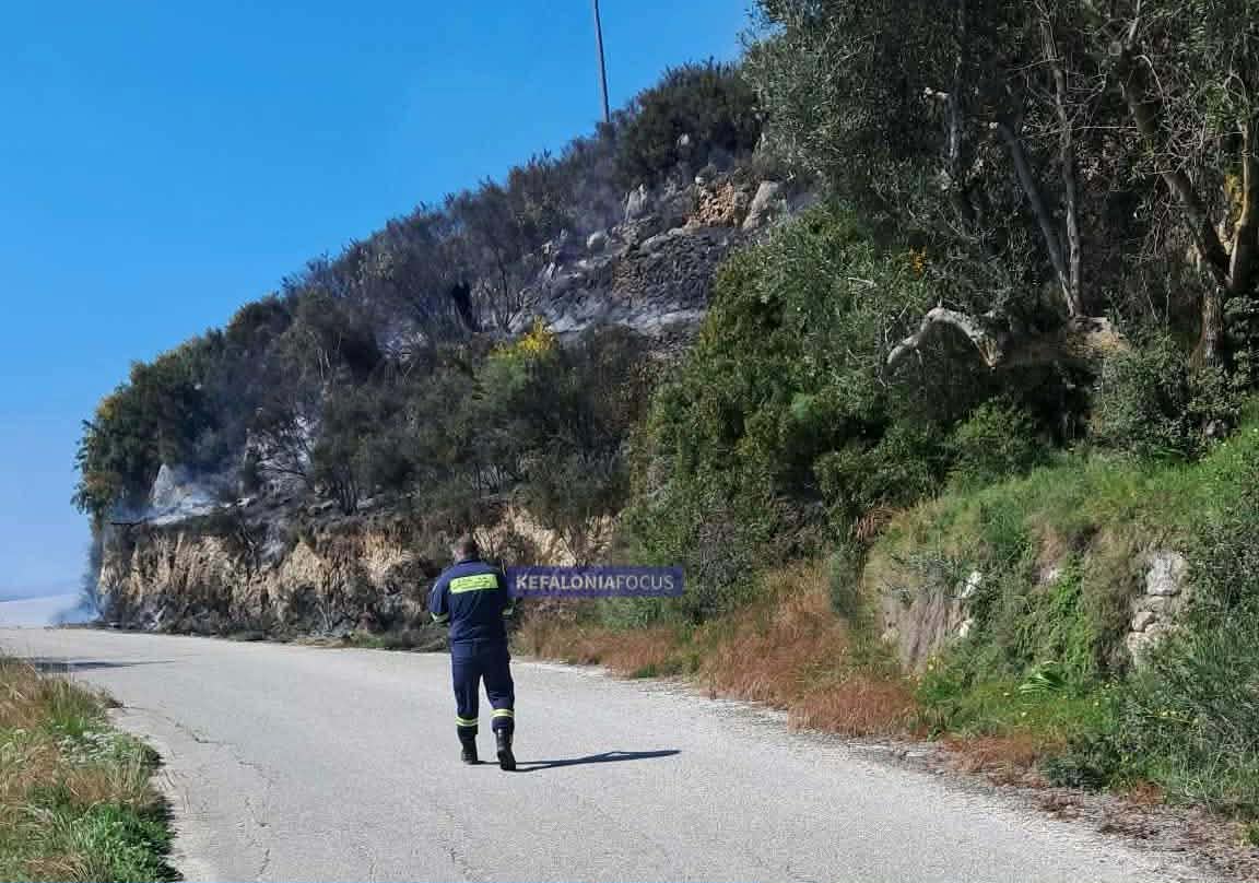 Πυρκαγιά σε αγροτοδασική έκταση στα Αλειμματά Κεφαλονιάς