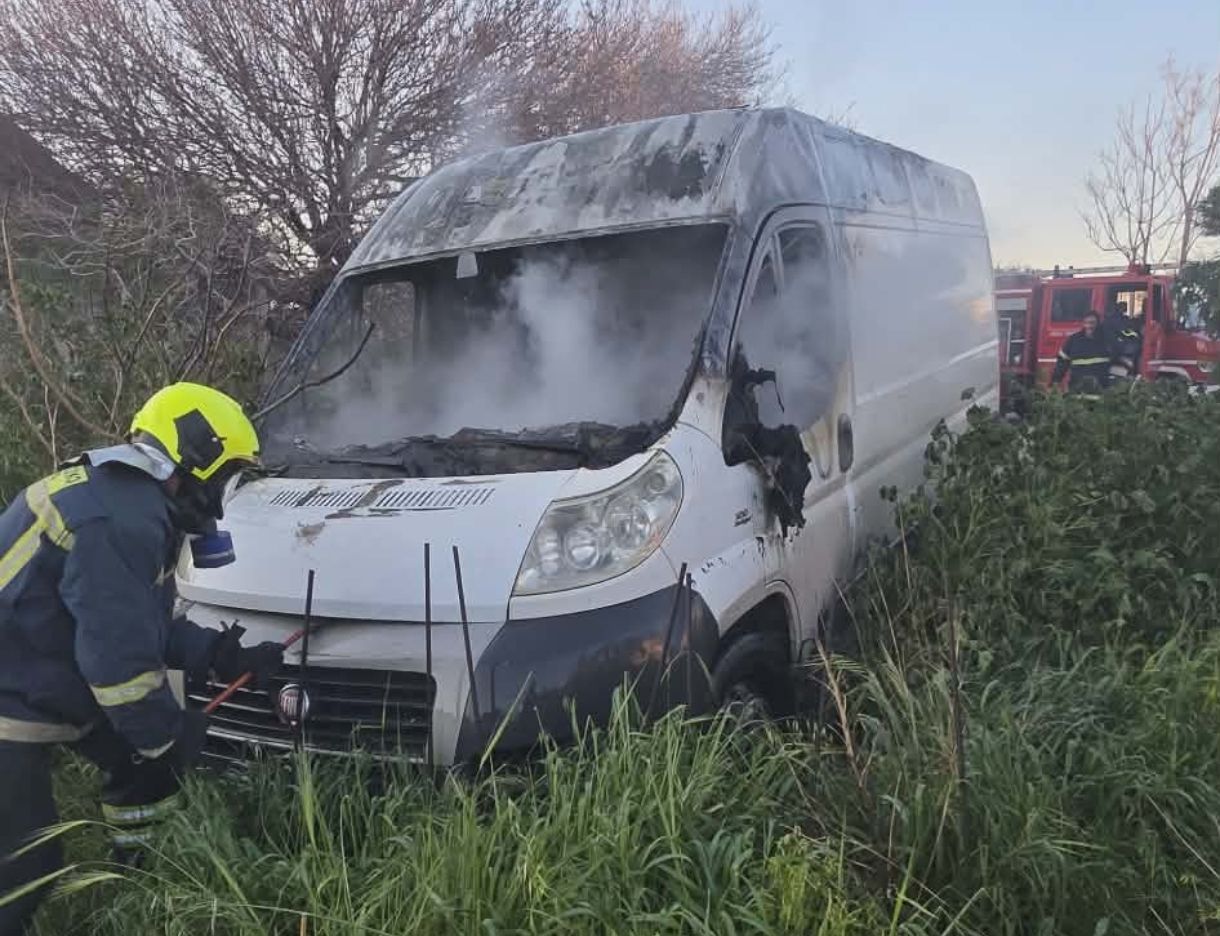 Πυρκαγιά σε Ι.Χ όχημα επί της οδού Σοφούλη στην Ρόδο