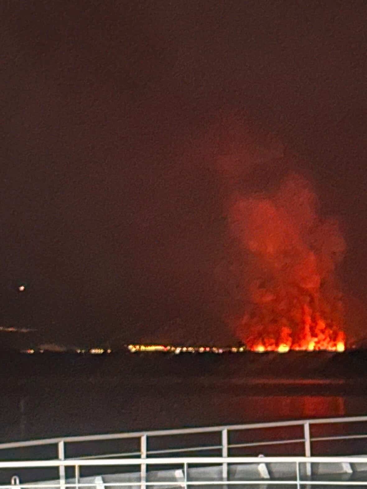 Πυρκαγιά σε καλαμιές κοντά στο αεροδρόμιο «Μέγας Αλέξανδρος» στη Χρυσούπολη Καβάλας