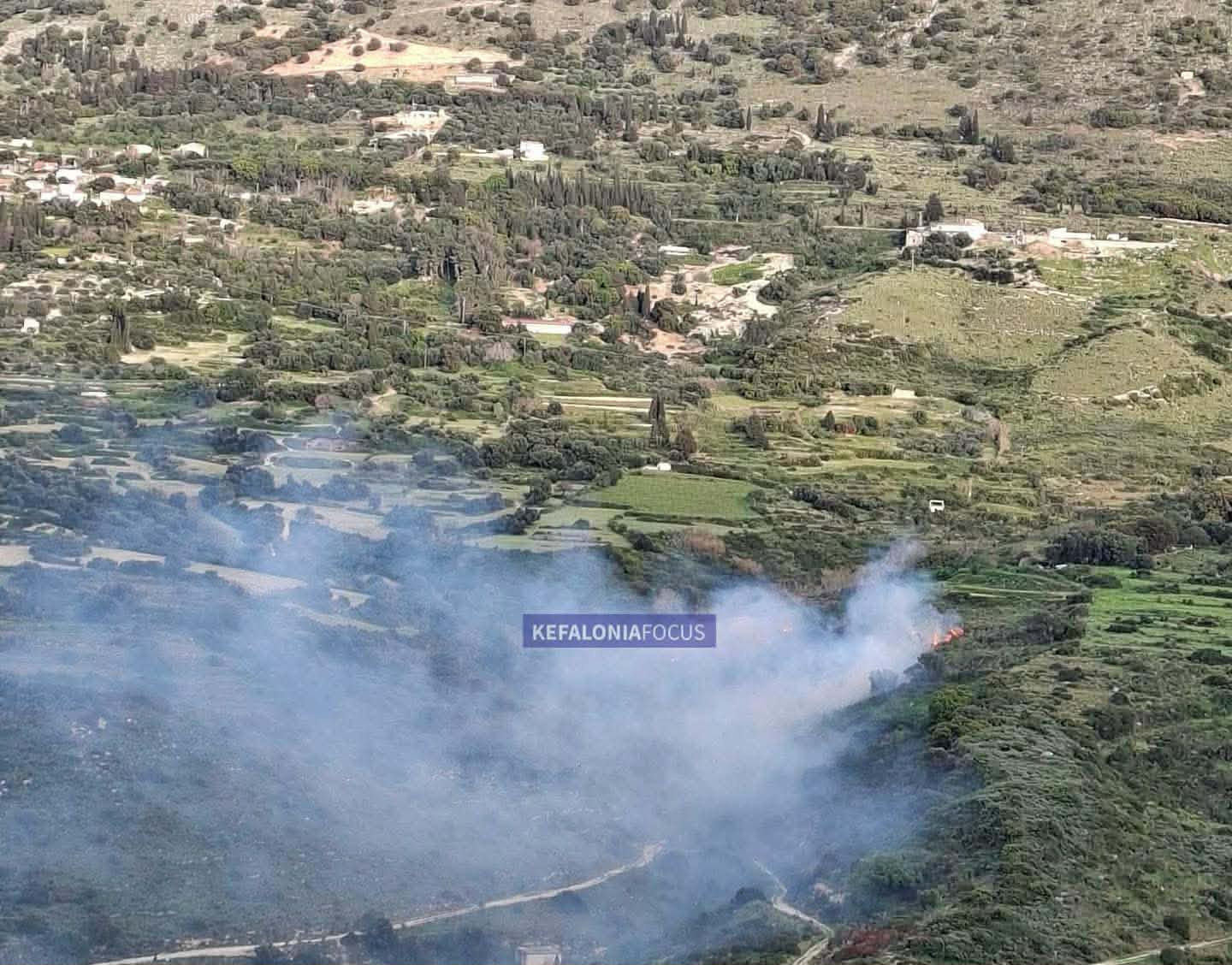 Πυρκαγιά σε χαμηλή βλάστηση στην περιοχή Αγκώνας Κεφαλονιάς