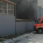 Πυρκαγιά δίπλα από κέντρο διασκέδασης στη δυτική Θεσσαλονίκη
