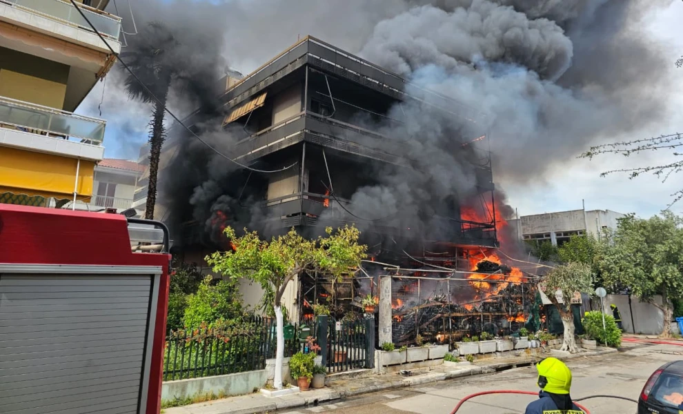 Πυρκαγιά σε επαγγελματικό χώρο κτηρίου στο Ίλιον