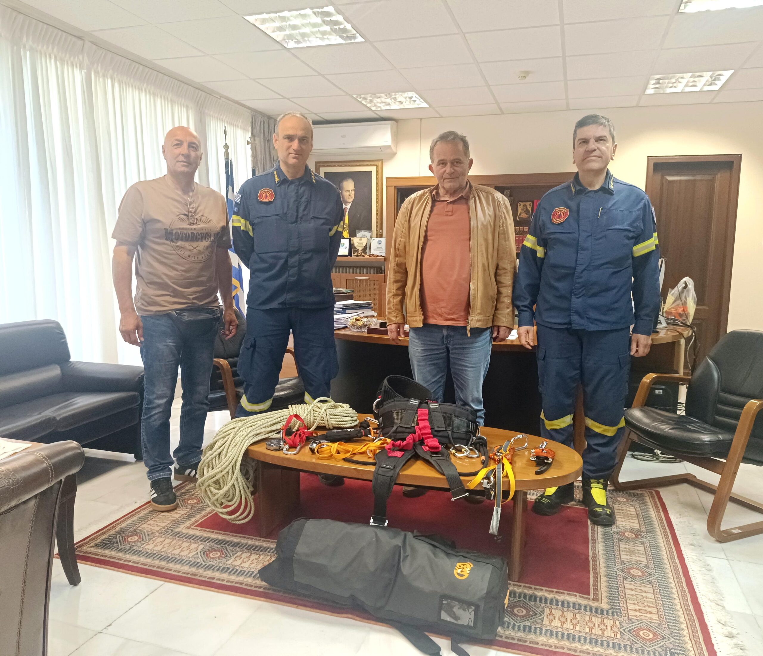 Δωρεά εξοπλισμού στην Πυροσβεστική Υπηρεσία Γρεβενών