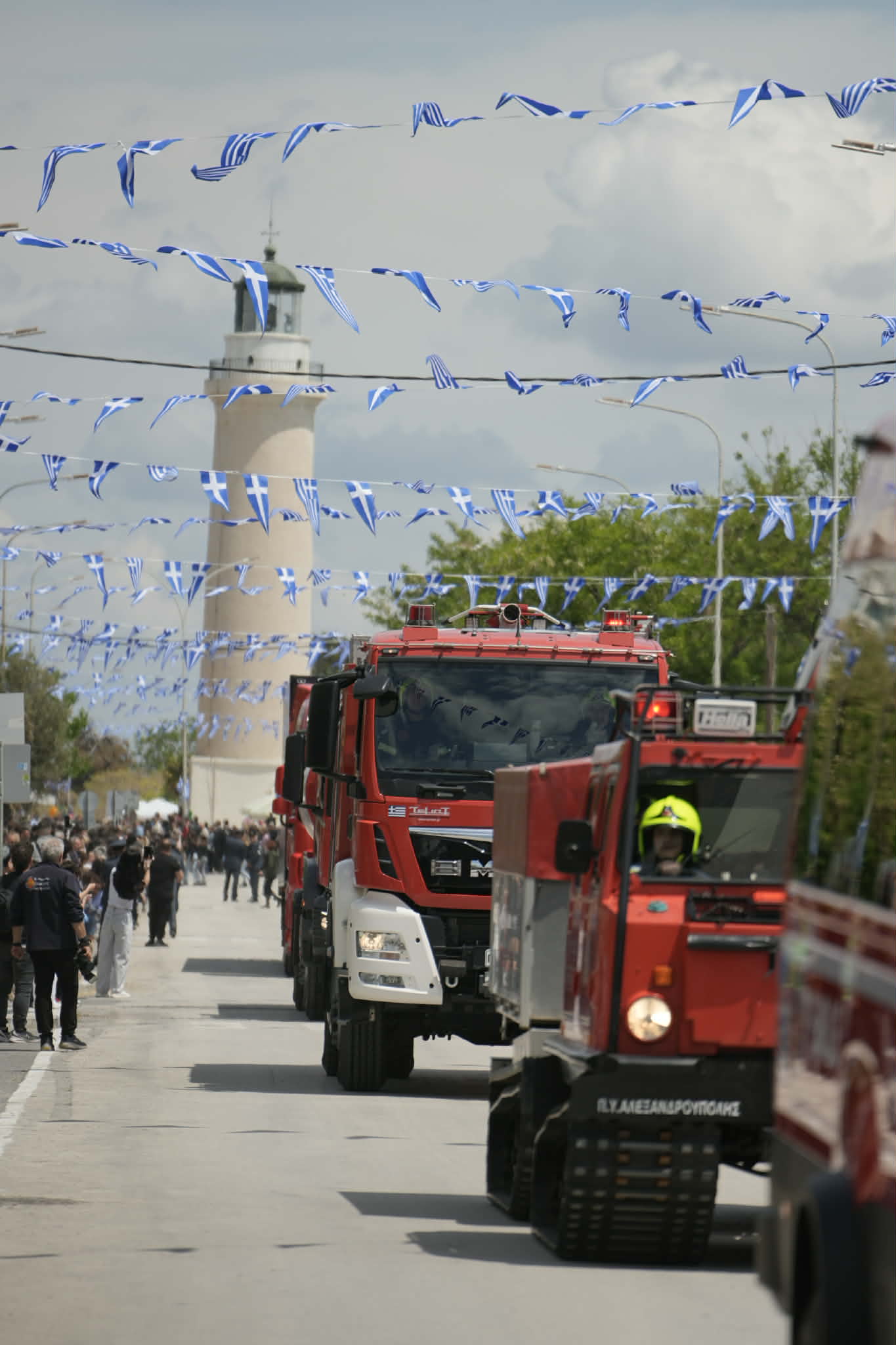 Δυναμική παρουσία του Πυροσβεστικού Σώματος και της ΕΜΟΔΕ στην παρέλαση για την απελευθέρωση της Αλεξανδρούπολης