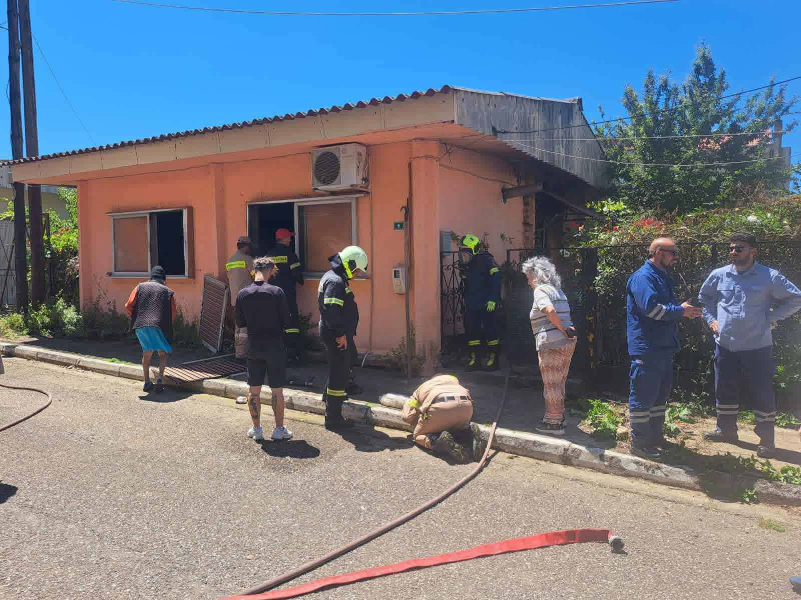 Συγκλονιστική διάσωση γυναίκας και σκύλου από πυροσβέστες της Π.Υ. Κρεστένων στη Ζαχάρω Ηλείας Συγκλονιστική διάσωση γυναίκας και σκύλου από πυροσβέστες της Π.Υ. Κρεστένων στη Ζαχάρω Ηλείας