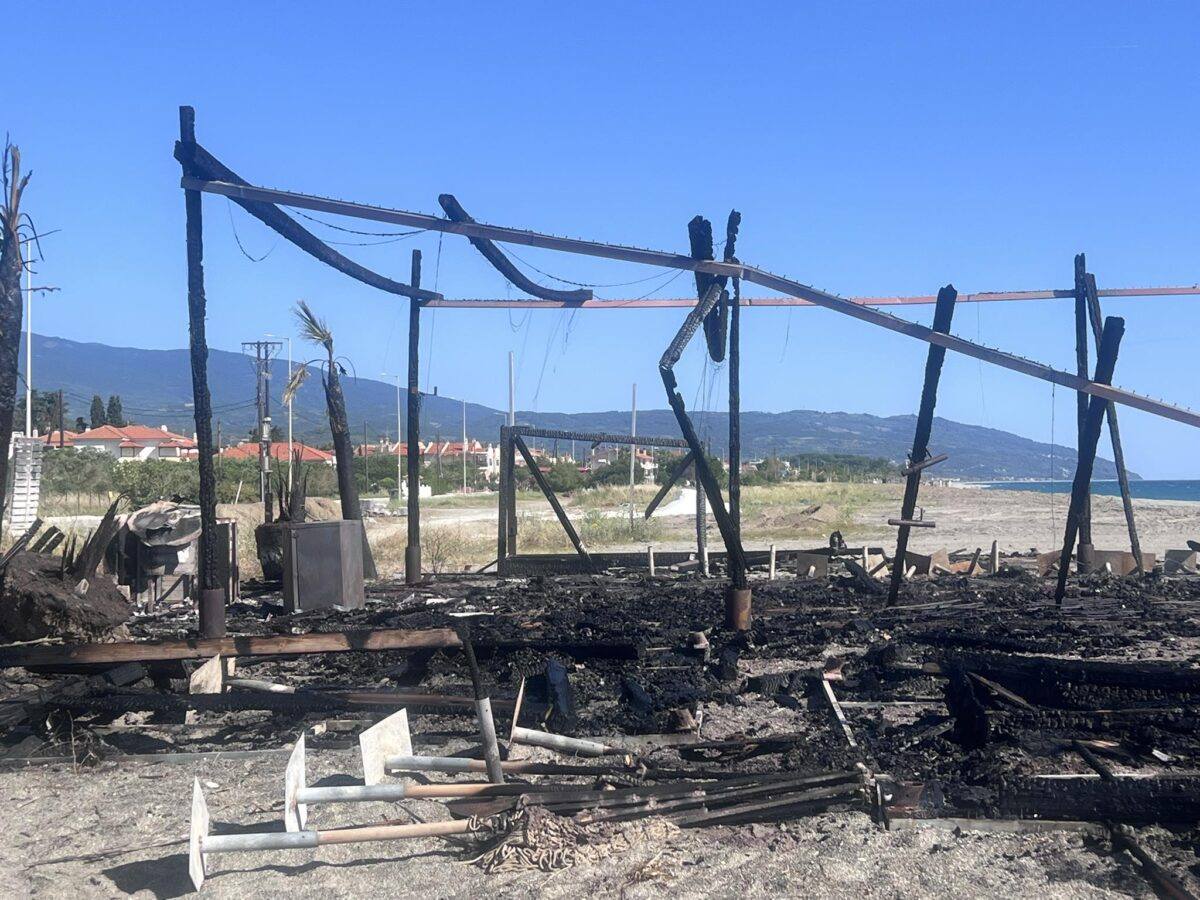 Πυρκαγιά σε χώρο αποθήκευσης στον Αγιόκαμπο Λάρισας Πυρκαγιά σε χώρο αποθήκευσης στον Αγιόκαμπο Λάρισας