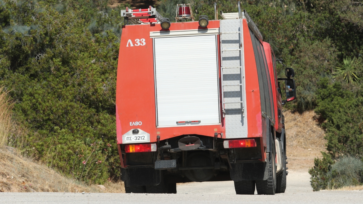 Συλλήψεις και πρόστιμα για πυρκαγιές σε Χανιά, Αθήνα και Εύβοια