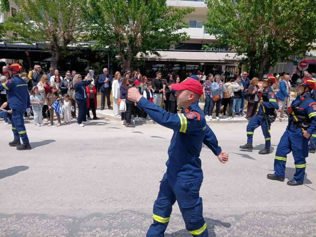 Δυναμική παρουσία του Πυροσβεστικού Σώματος και της ΕΜΟΔΕ στην παρέλαση για την απελευθέρωση της Αλεξανδρούπολης