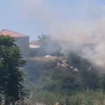 Πυρκαγιά σε απορρίμματα και λάστιχα στην περιοχή Αλιβερίου Βόλου