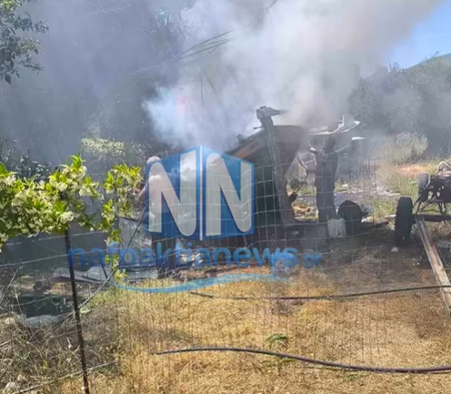 Πυρκαγιά σε καΐκι στη Σπηλιά Δωρίδος