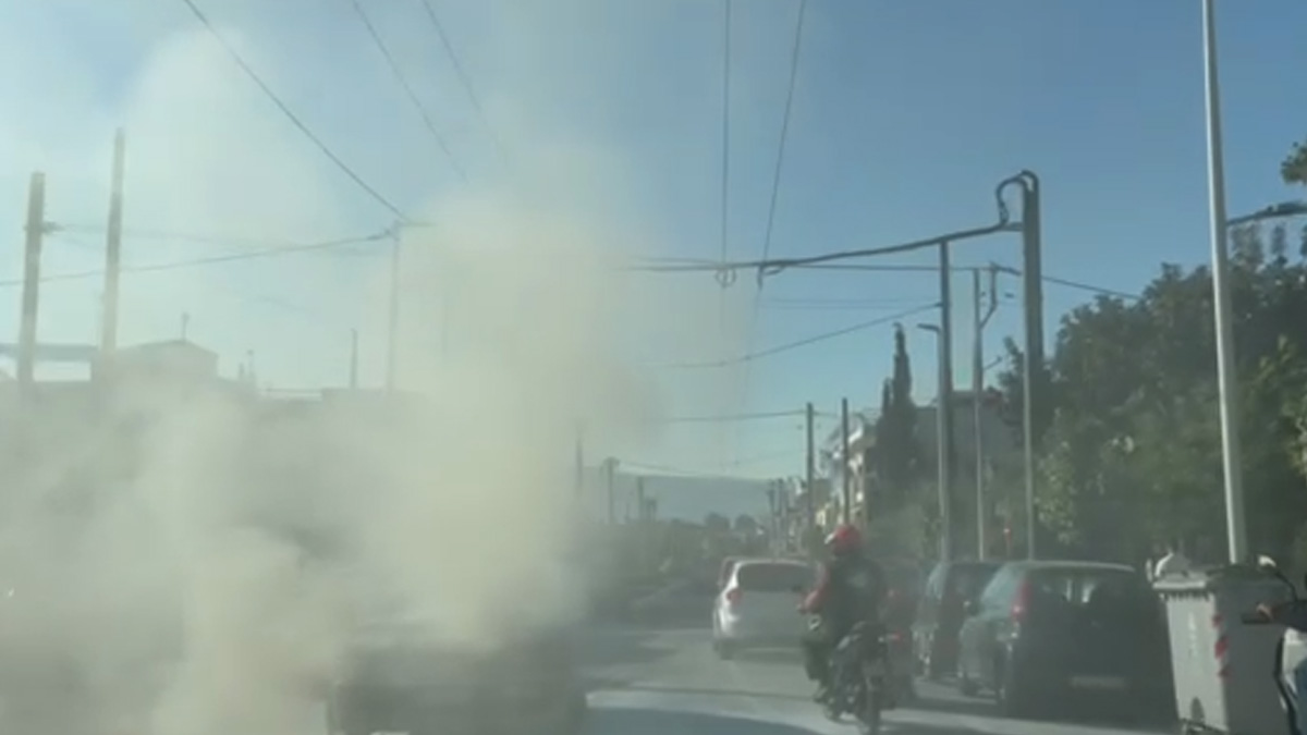 Πυρκαγιά σε Ι.Χ όχημα επί της οδού Αγίου Νικολάου στο Ίλιον Πυρκαγιά σε Ι.Χ όχημα επί της οδού Αγίου Νικολάου στο Ίλιον