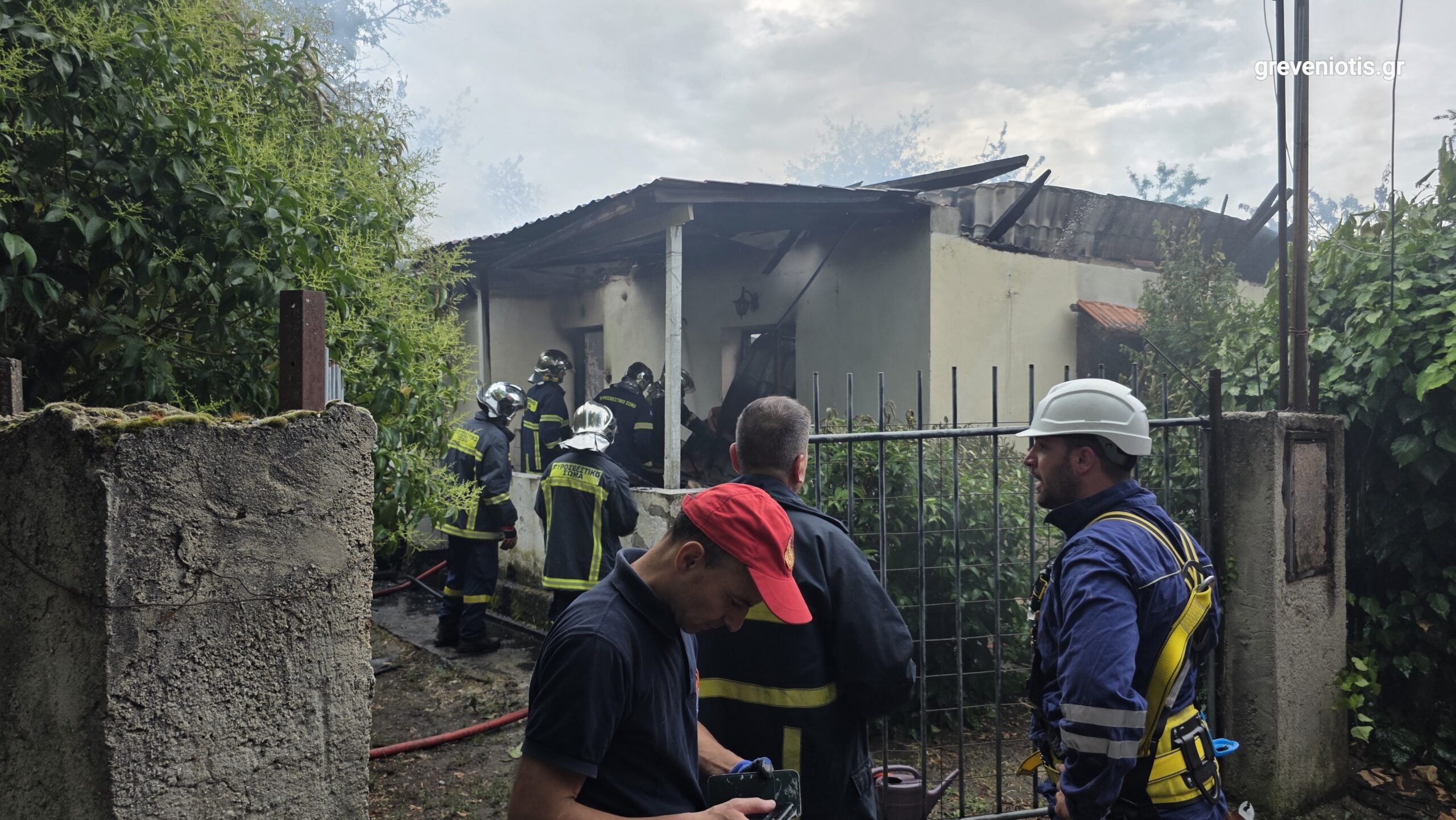 Πυρκαγιά σε μονοκατοικία στην περιοχή Δεσπότης Γρεβενών Πυρκαγιά σε μονοκατοικία στην περιοχή Δεσπότης Γρεβενών