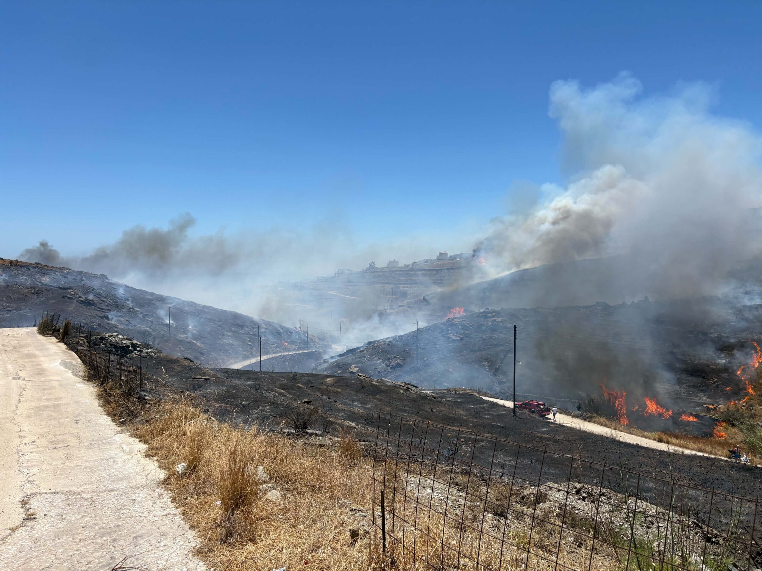 Πυρκαγιά σε χαμηλή βλάστηση στην περιοχή Αμπέλα Σύρου