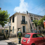 Πυρκαγιά σε διώροφη κατοικία επί της οδού Κανάρη στον Βόλο