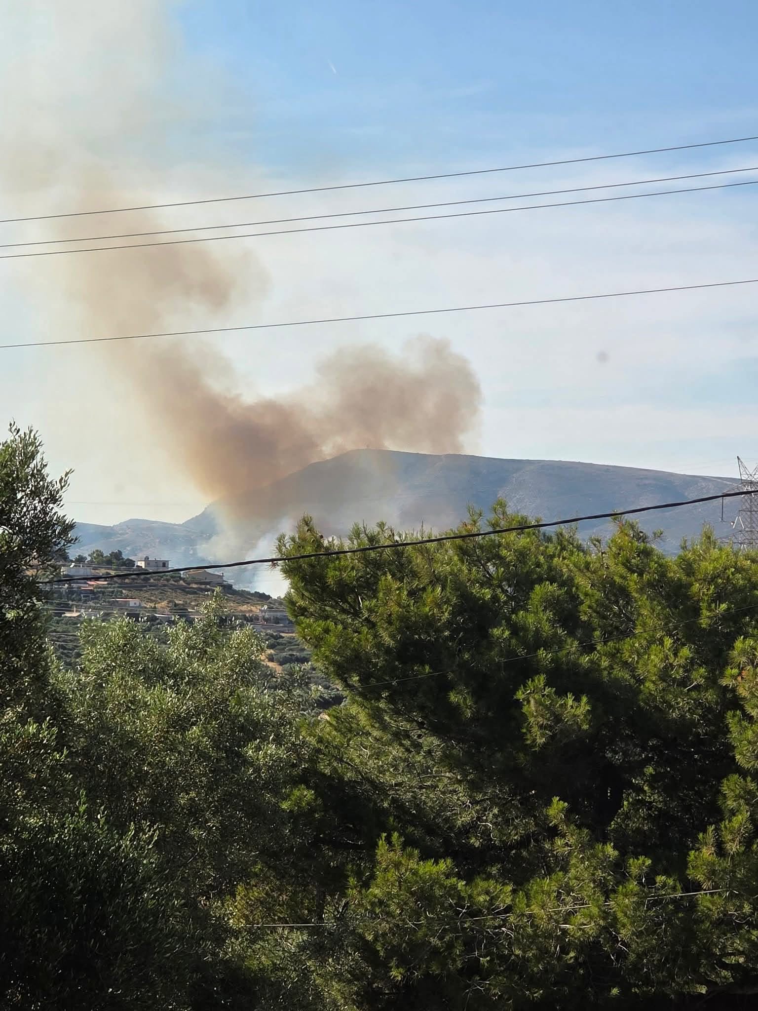 Πυρκαγιά σε αγροτοδασική έκταση στη θέση Ιερά Μονή Παναγίας Θεοσκέπαστης στην Κερατέα