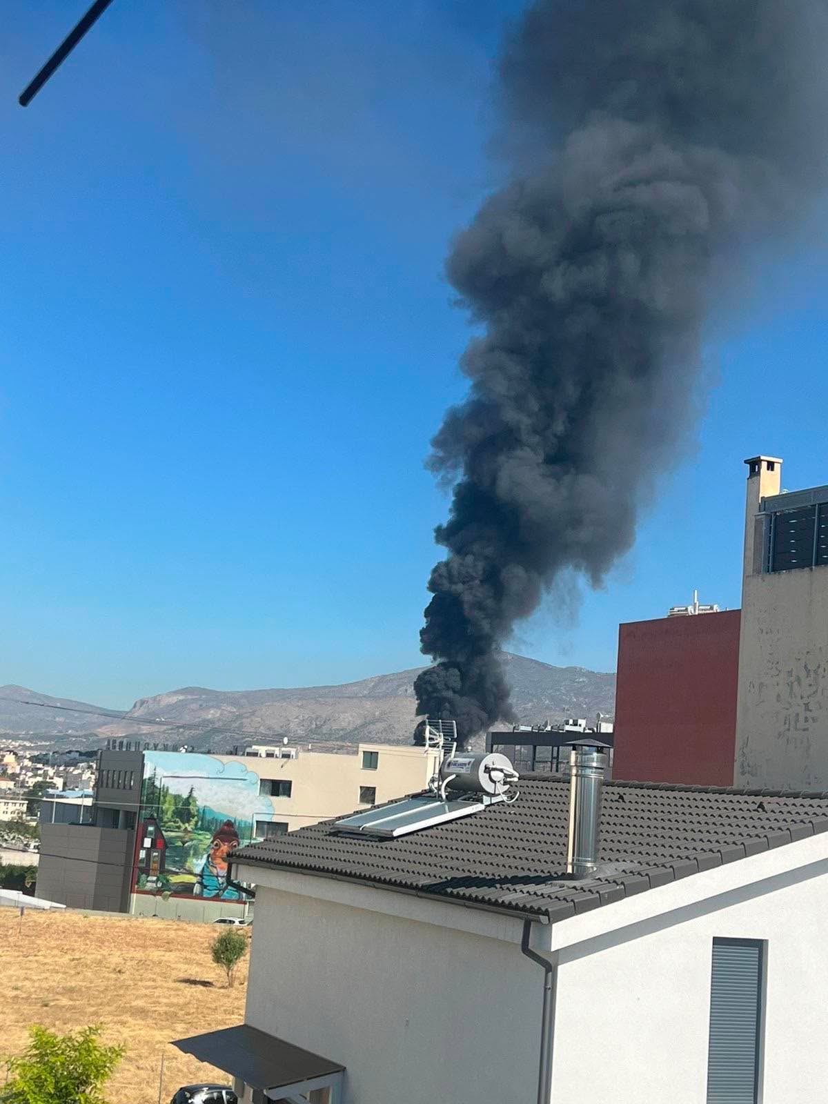 Πυρκαγιά σε χώρο εμπορίου στις Αχαρνές Αττικής
