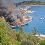 Πυρκαγιά σε τουριστικά σκάφη στο λιμάνι του Γαΐου Παξών