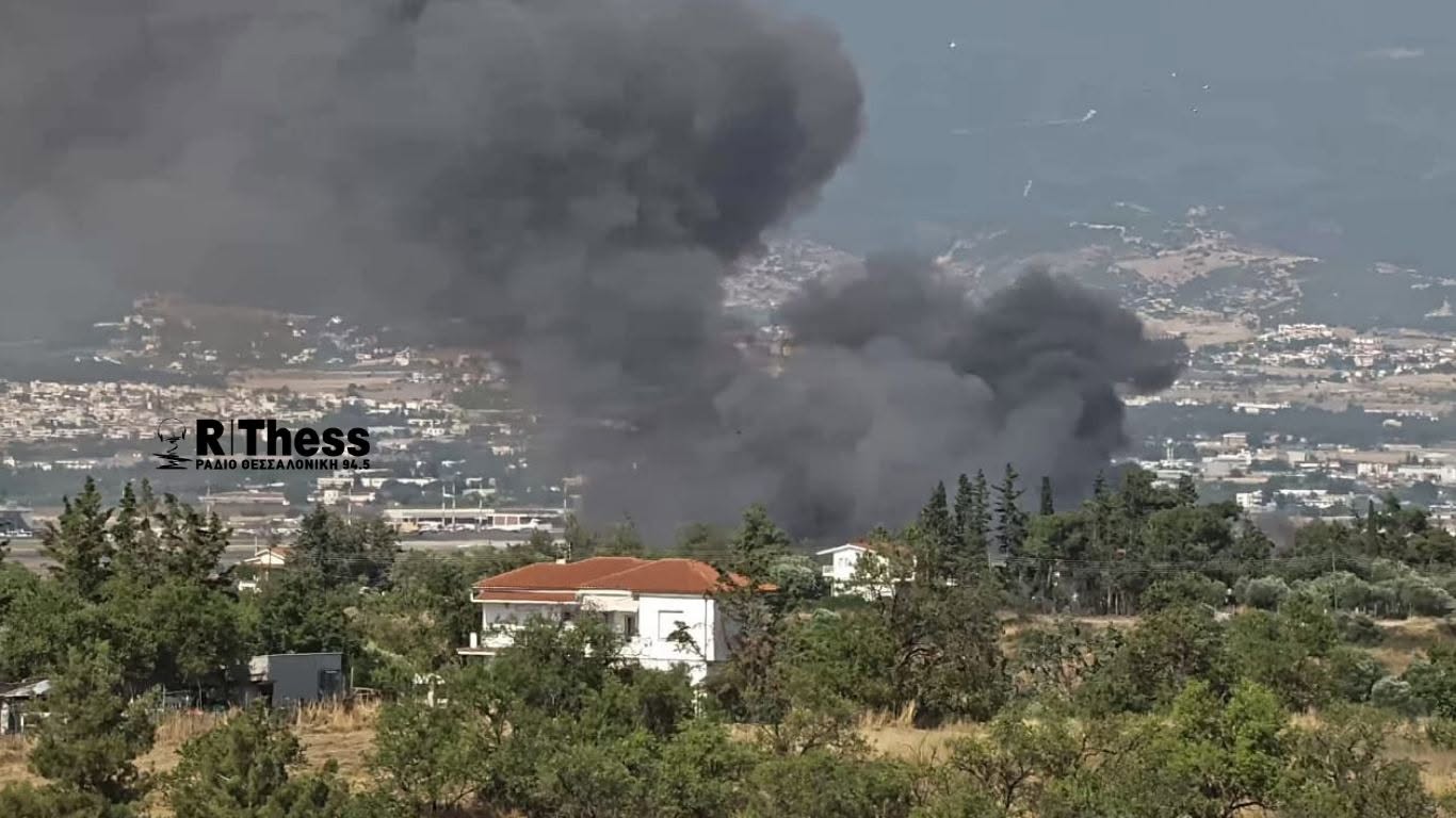 Πυρκαγιά σε χαμηλή βλάστηση στην Περαία Θεσσαλονίκης Πυρκαγιά σε χαμηλή βλάστηση στην Περαία Θεσσαλονίκης