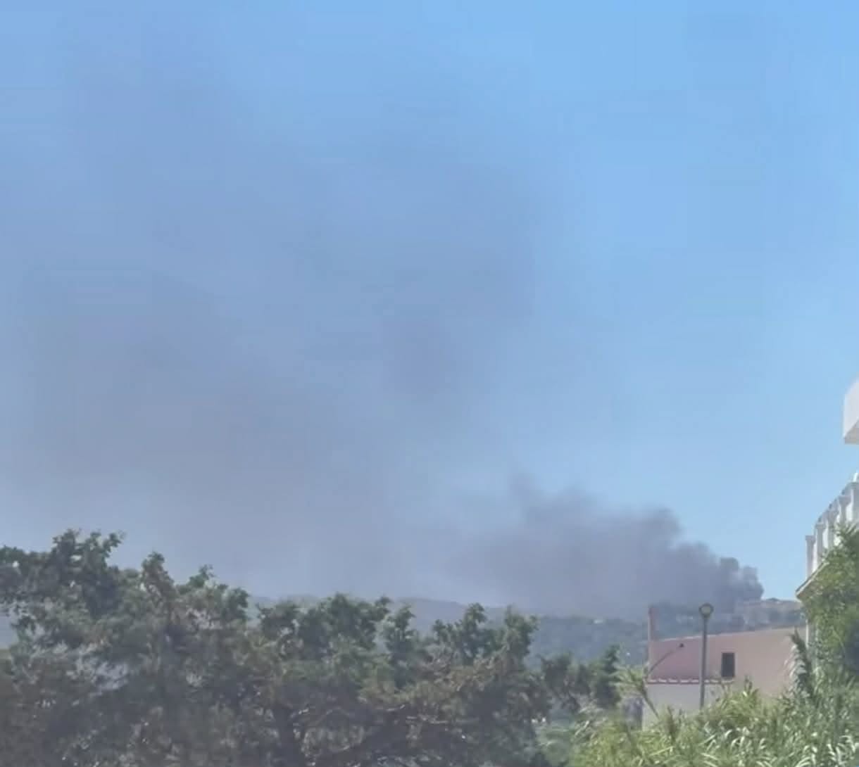 Πυρκαγιά σε χορτολιβαδική έκταση στην περιοχή Πασαούτια Ρόδου Πυρκαγιά σε χορτολιβαδική έκταση στην περιοχή Πασαούτια Ρόδου