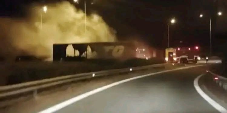 Πυρκαγιά σε Ι.Χ. φορτηγό στην Ιόνια Οδό