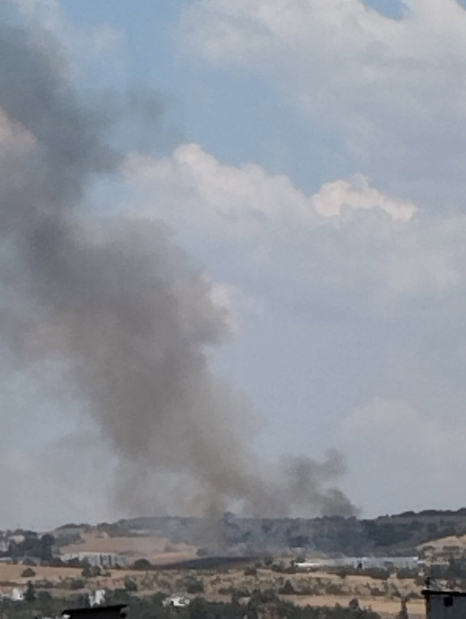 Πυρκαγιά σε χαμηλή βλάστηση στο Δερβένι Θεσσαλονίκης