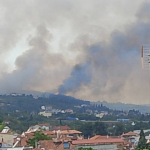 Ενισχύθηκαν οι δυνάμεις στην πυρκαγιά στο Δερβένι Θεσσαλονίκης