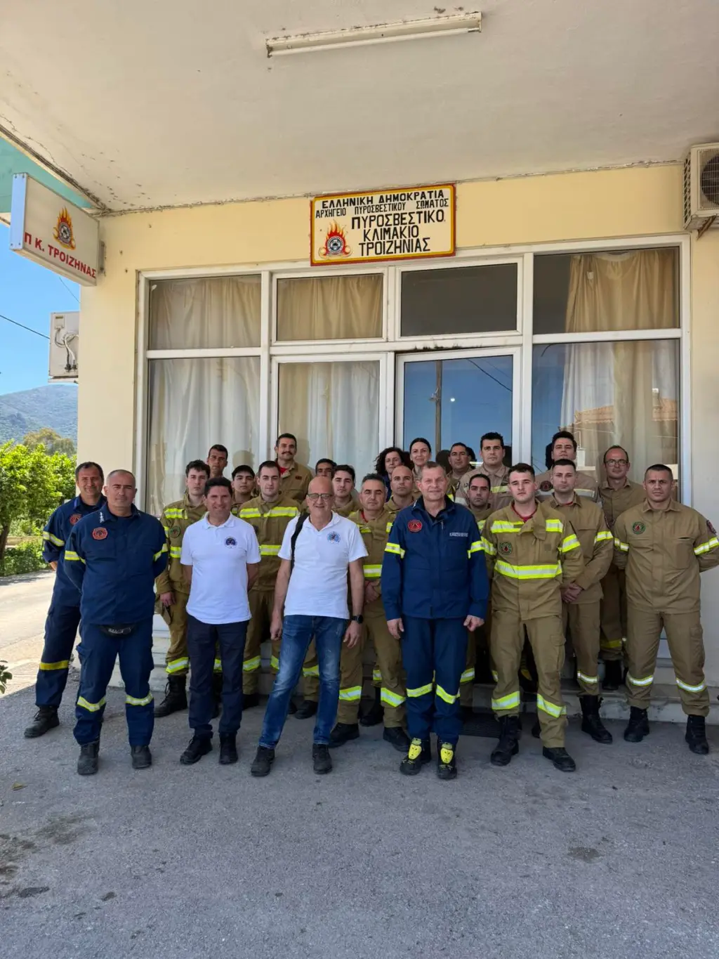 Εκπαίδευση Πρώτων Βοηθειών στο Πυροσβεστικό Κλιμάκιο Τροιζήνας Εκπαίδευση Πρώτων Βοηθειών στο Πυροσβεστικό Κλιμάκιο Τροιζήνας