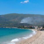 Πυρκαγιά σε χαμηλή βλάστηση στο Αγγελόκαστρο Κορινθίας