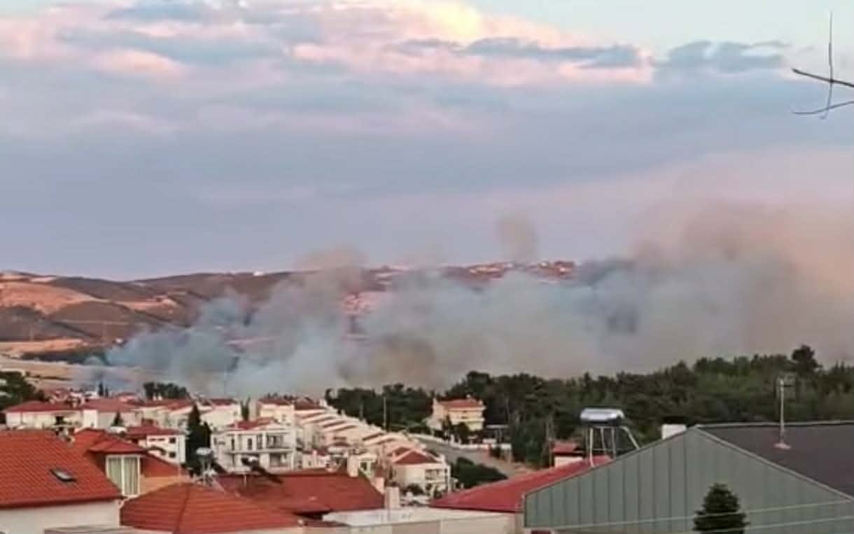 Πυρκαγιά σε χαμηλή βλάστηση στο Ωραιόκαστρο Θεσσαλονίκης
