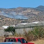 Πυρκαγιά σε χαμηλή βλάστηση κάτω από το φράγμα Μπραμιανών στην Ιεράπετρα