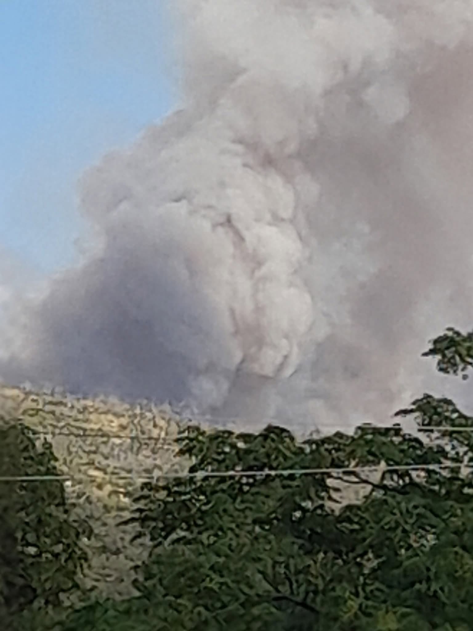 Πυρκαγιά σε αγροτοδασική έκταση στην Οινόη Αττικής Πυρκαγιά σε αγροτοδασική έκταση στην Οινόη Αττικής