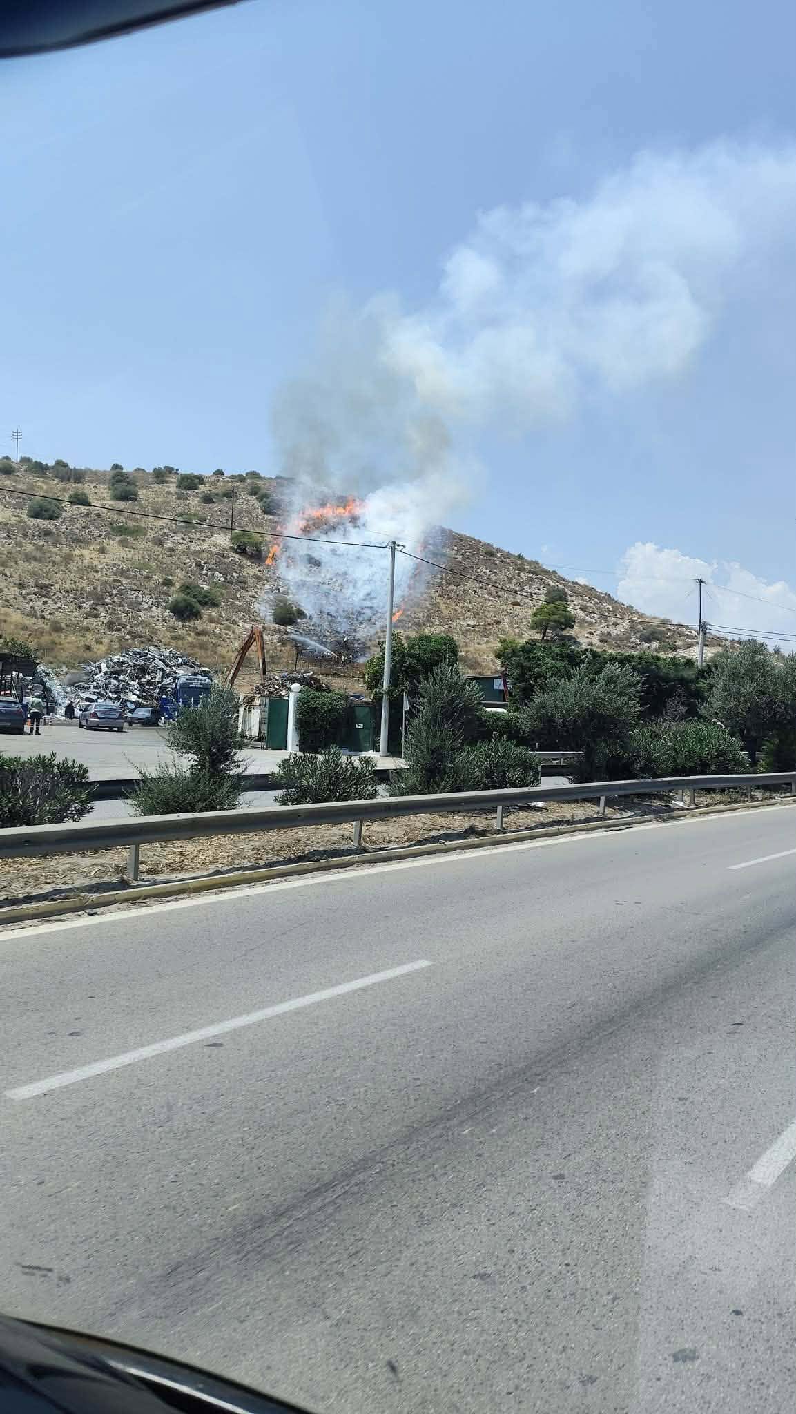 Πυρκαγιά σε χαμηλή βλάστηση στο Σχιστό Περάματος Πυρκαγιά σε χαμηλή βλάστηση στο Σχιστό Περάματος