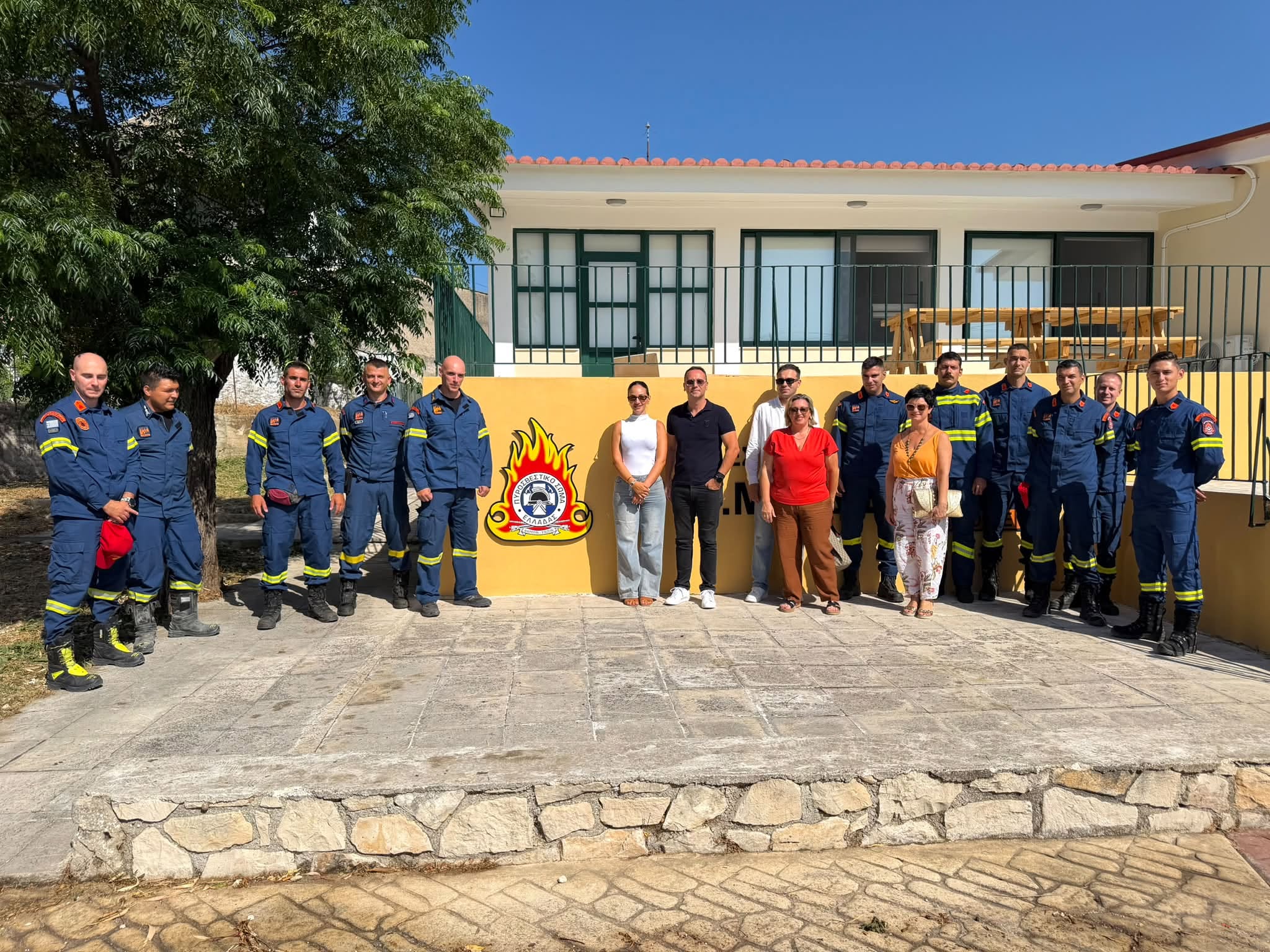 Δωρεά για τη δημιουργία χώρου φύλαξης εξοπλισμού της 17ης ΕΜΟΔΕ στον Κοιλιωμένο Ζακύνθου Δωρεά για τη δημιουργία χώρου φύλαξης εξοπλισμού της 17ης ΕΜΟΔΕ στον Κοιλιωμένο Ζακύνθου