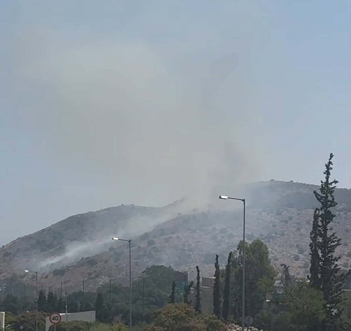 Πυρκαγιά σε χαμηλή βλάστηση στο Σχιστό Περάματος Πυρκαγιά σε χαμηλή βλάστηση στο Σχιστό Περάματος