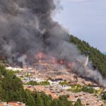 Νορβηγία: Περισσότερα από 100 σπίτια καταστράφηκαν από μεγάλη πυρκαγιά – Μάχη με τις φλόγες δίνουν οι πυροσβεστικές δυνάμεις
