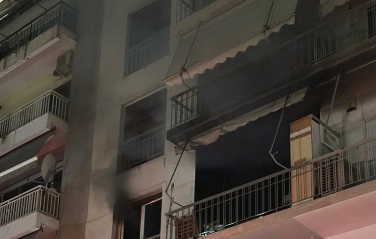 Πυρκαγιά σε διαμέρισμα επί της Ακτής Μουτσοπούλου στον Πειραιά