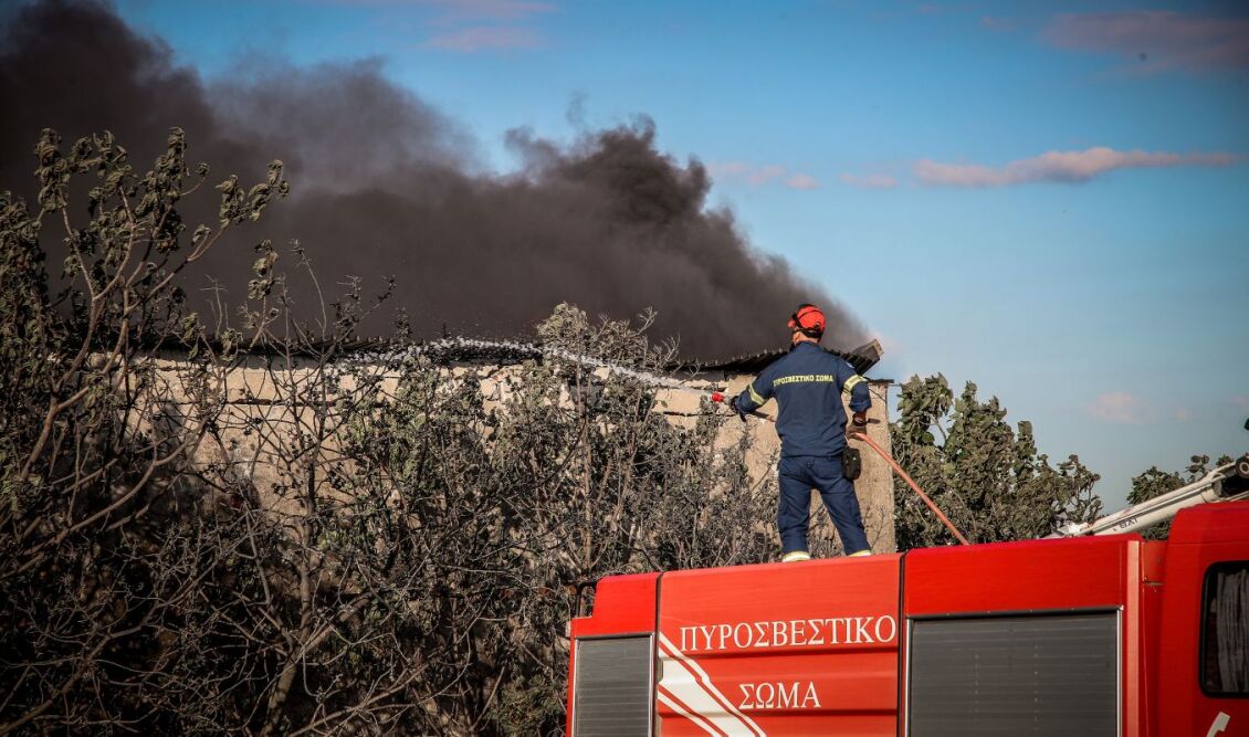 Πυρκαγιά σε αύλειο χώρο επιχείρησης στη Νέα Τένεδο Χαλκιδικής