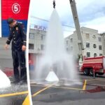 Γαμήλια φωτογράφιση μετατράπηκε σε... μπουγέλωμα από πυροσβεστικό όχημα