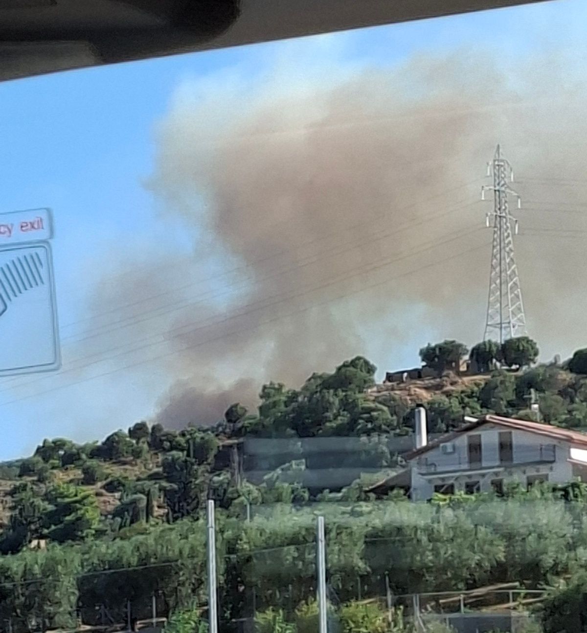 Πυρκαγιά σε αγροτοδασική έκταση στην περιοχή Νερατζιές Αχαΐας Πυρκαγιά σε αγροτοδασική έκταση στην περιοχή Νερατζιές Αχαΐας