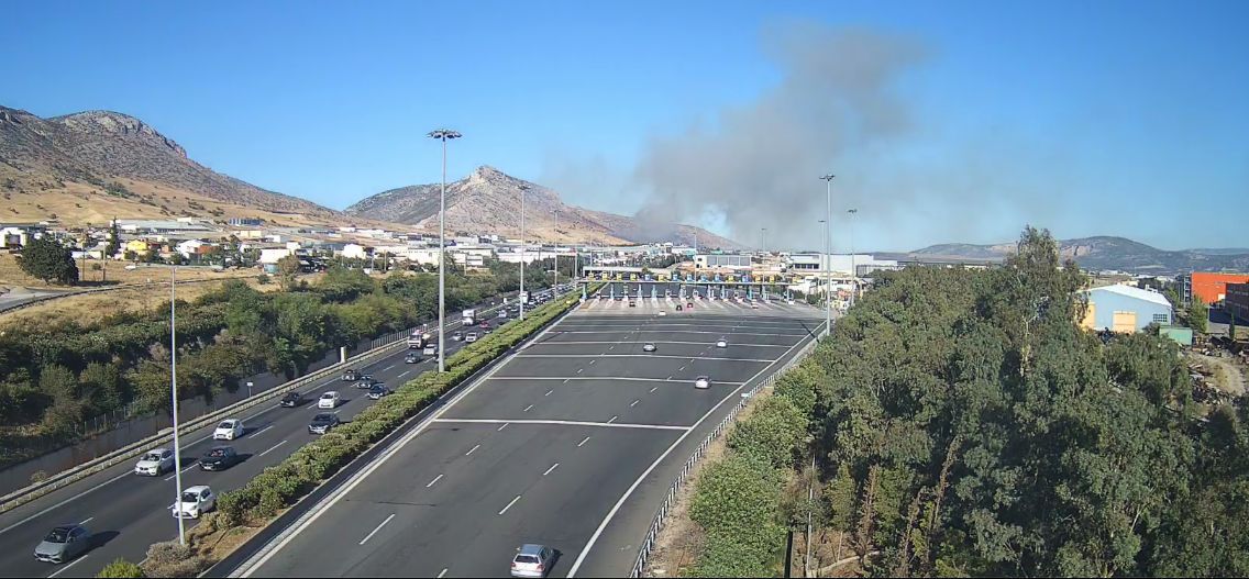 Πυρκαγιά σε χαμηλή βλάστηση στη Λάκκα Κάτσαρη Ασπροπύργου Πυρκαγιά σε χαμηλή βλάστηση στη Λάκκα Κάτσαρη Ασπροπύργου