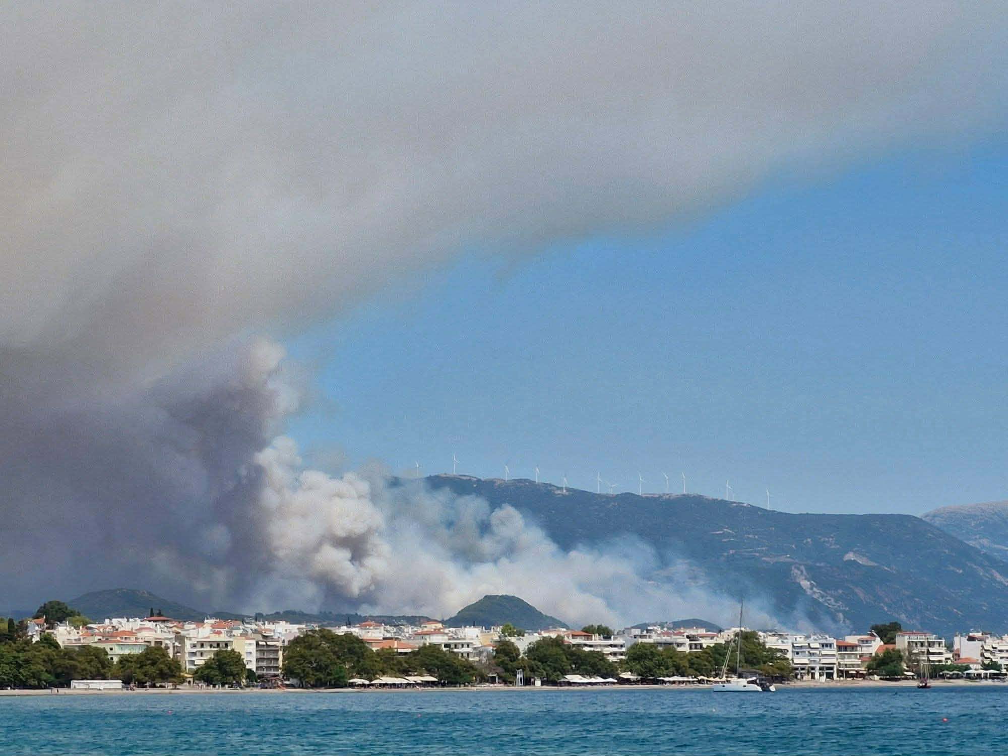 Ενισχύθηκαν οι δυνάμεις στην πυρκαγιά στο Σκάλωμα Φωκίδας Ενισχύθηκαν οι δυνάμεις στην πυρκαγιά στο Σκάλωμα Φωκίδας