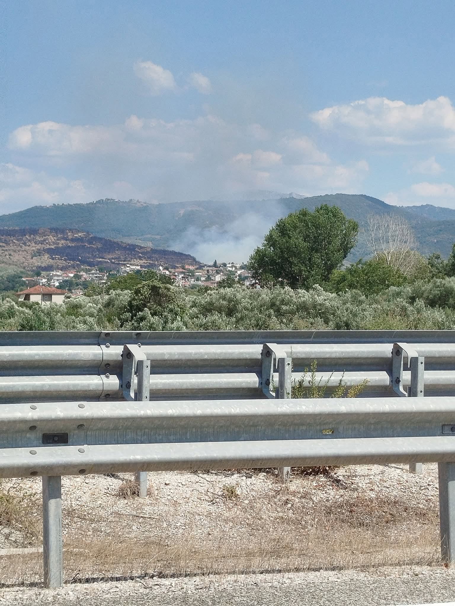 Πυρκαγιά σε δασική βλάστηση στο Κομπότι Άρτας – Επιχειρούν 22 πυροσβέστες και 4 αεροσκάφη Πυρκαγιά σε δασική βλάστηση στο Κομπότι Άρτας – Επιχειρούν 22 πυροσβέστες και 4 αεροσκάφη