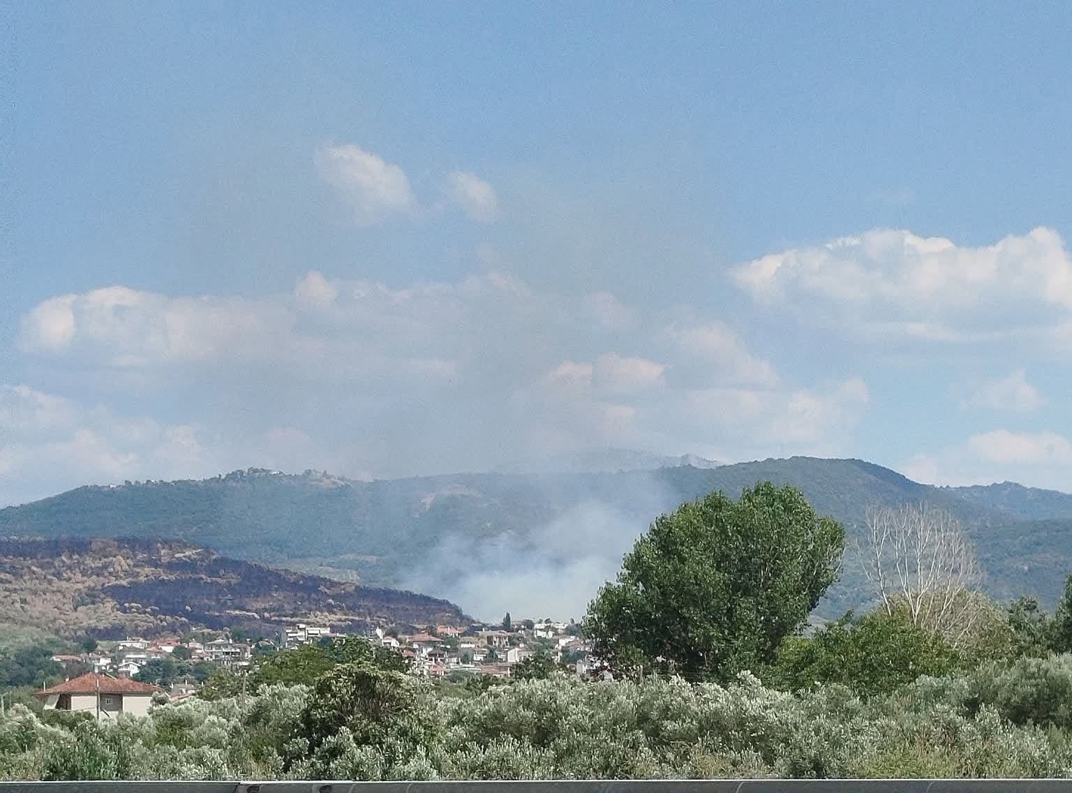 Πυρκαγιά σε δασική βλάστηση στο Κομπότι Άρτας – Επιχειρούν 22 πυροσβέστες και 4 αεροσκάφη