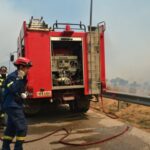 Πυρκαγιά σε χαμηλή βλάστηση στο Κόμιτο Καρύστου – Επιχειρούν 30 πυροσβέστες και 2 εναέρια μέσα