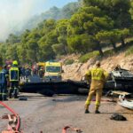 Σύγκρουση δύο ελικοπτέρων κατά την αεροπυρόσβεση στην Ψάθα – Σε εξέλιξη επιχείρηση διάσωσης