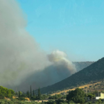 Ενισχύθηκαν οι δυνάμεις στην πυρκαγιά στον Κουβαρά Αττικής