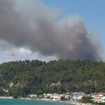 Ενισχύθηκαν οι δυνάμεις στην πυρκαγιά στη Σίβηρη Χαλκιδικής – 72 πυροσβέστες και 7 εναέρια μέσα